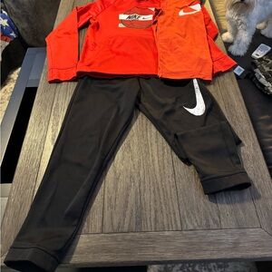 Boy’s medium 3 piece Nike sweat outfit. In brand new condition.